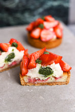 Load image into Gallery viewer, Tarte aux fraises

