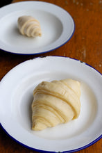Load image into Gallery viewer, Frozen Croissants Bag (x5)
