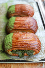 Load image into Gallery viewer, Matcha Pain Swiss
