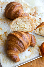 Load image into Gallery viewer, Croissant Plant-Based (vg)
