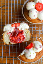 Load image into Gallery viewer, Strawberry Elderflower Danish (vg)
