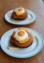 Load image into Gallery viewer, Apricot-Almond Danish (vg)
